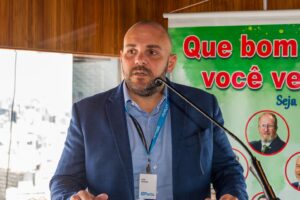 Porto 1 Luiz Arruda vice presidente Comercial e Marketing Porto CCS SP 13mar24 1 NO ALMOÇO DO CCS-SP, A PORTO DESTACA A IMPORTÂNCIA DO CORRETOR DE SEGUROS NOS SEUS PLANOS Porto 1 Luiz Arruda vice presidente Comercial e Marketing Porto CCS SP 13mar24 1