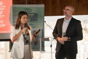 01 Karine Brandao e Leonardo Marins 1 MAPFRE APRESENTA NO ALMOÇO DO CCS-SP O SEU NOVO PROGRAMA DE RELACIONAMENTO 01 Karine Brandao e Leonardo Marins 1