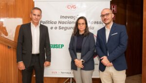 ART 01 Anderson Mundim Julia Lins e Marcos Salum