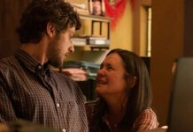 Chay Suede e Adriana Esteves são Danilo e Thelma em "Amor de mãe" Foto: Rede Globo/Divulgação