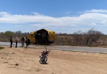 Segundo a polícia, ataque ao carro-forte ocorreu por volta das 10h40