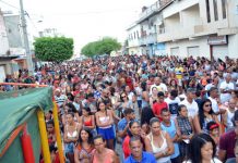 Campanha Natal de Prêmios da CDL de Santaluz atrai multidão
