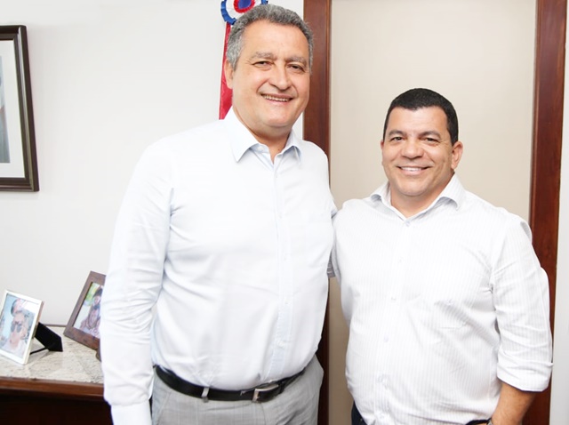 O prefeito de Juazeiro, Paulo Bomfim, se reuniu nesta segunda-feira (16) em Salvador, com o Governador da Bahia, Rui Costa