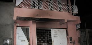 Mulher morre após casa incendiada por carregador de celular