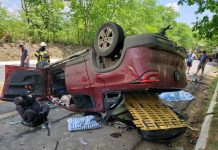 Acidente entre caminhonete e carreta mata três na BR-242; criança está entre vítimas — Foto: Ivonaldo Paiva/Blog Braga