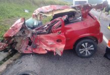 Jovem morreu após batida de carro com caminhão — Foto: Vitória da Conquista Notícias
