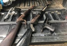 Miliciano foi encontrado com quatro armas — Foto: Divulgação/SSP-BA