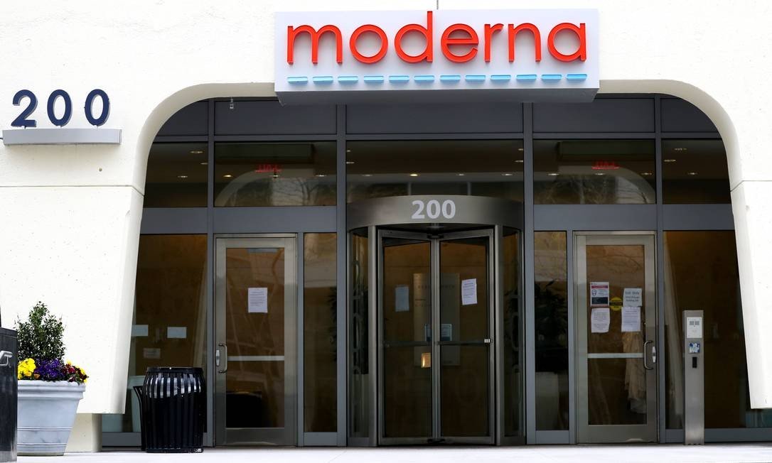 x88173116 FILES In this file photo a view of Moderna headquarters is seen on May 8 2020 in Cambridge.jpg.pagespeed.ic .3dhGUtdg3B