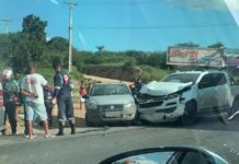 Homem morre após batida entre duas caminhonetes na BA-494, no Recôncavo Baiano — Foto: Reprodução/Voz da Bahia