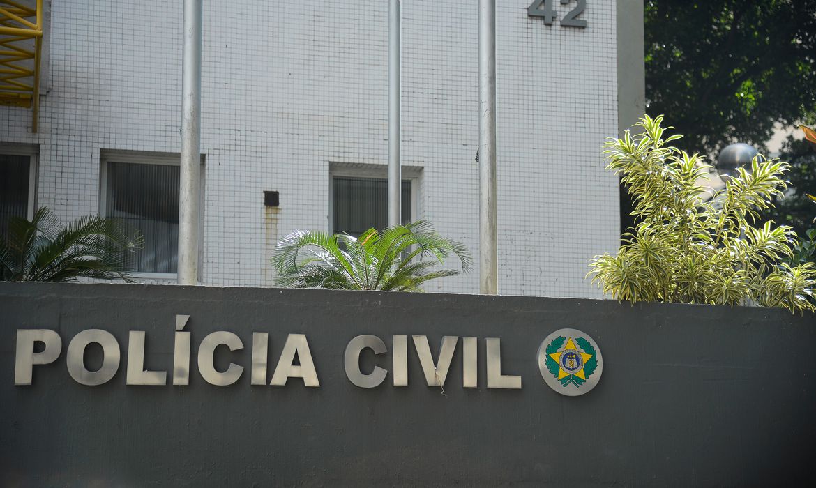 fachada da secretaria de estado da policia civil no centro do rio de janeiro1006219443