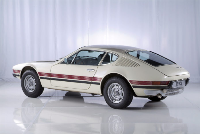 volkswagen sp2 3 696x466 1 SP2: Conheça o incrível carro brasileiro que poderia ter conquistado o mundo volkswagen sp2 3 696x466 1