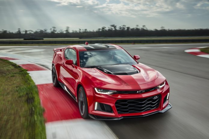 what if chevrolet used its muscle car know how to make an el camaro 4 696x463 1