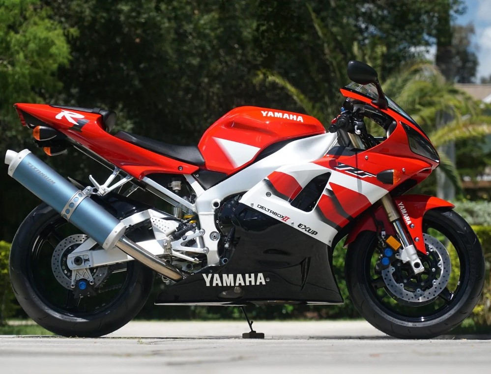 6k mile 2000 yamaha yzf r1 can deliver top tier sport bike thrills on a budget 20