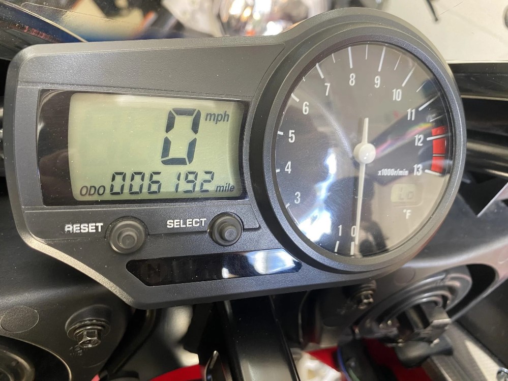6k mile 2000 yamaha yzf r1 can deliver top tier sport bike thrills on a budget 3