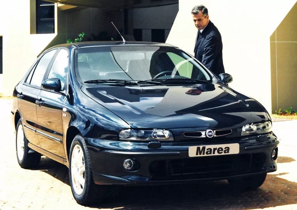 Visto com muita desconfiança, o Fiat Marea chegou a ser o carro da moda em 2002