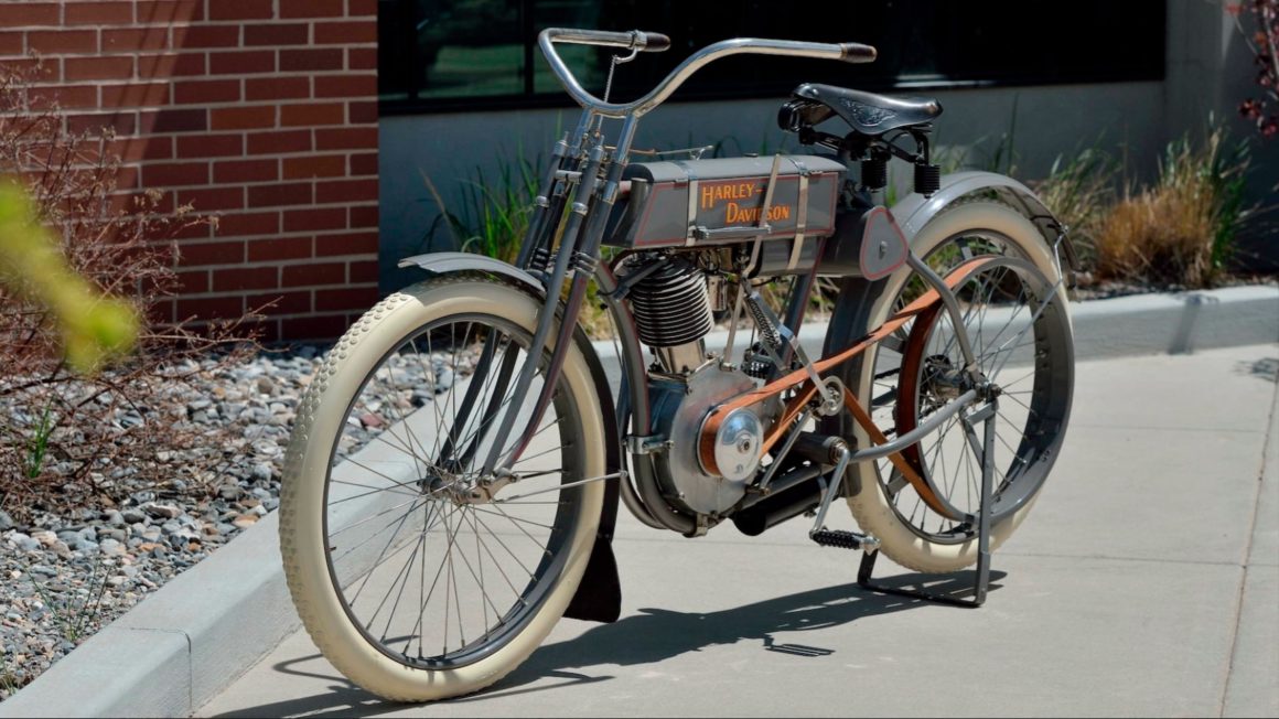 Harley-Davidson Strap Tank, fabricada em 1908 / Crédito:Mecum Auction/David Uihlein