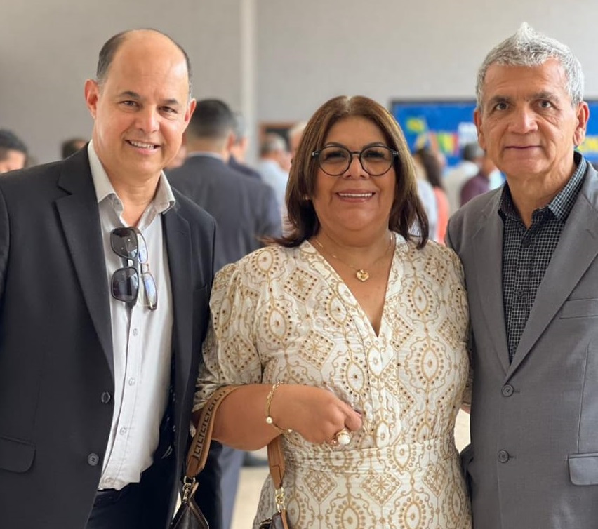 Prefeita Vilma Gomes juntamente com o ex-prefeito Ranulfo Gomes e o Presidente da Câmara de Vereadores de Cansanção Frederico Macêdo