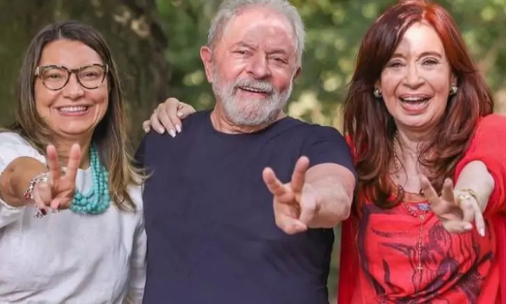 Lula ao lado da primeira-dama Janja e da vice-presidente da Argentina, Cristina Kirchner, em dezembro de 2021 (Foto: @Lula Instagram