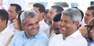 Marcel Carneiro (PT), ex-prefeito de Paratinga, ao lado do governador Jerônimo Rodrigues Crédito: Divulgação
